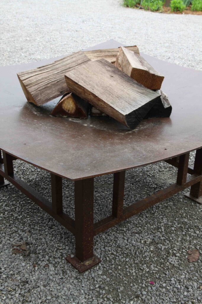 Primer litoželeznega vrtnega kurišča