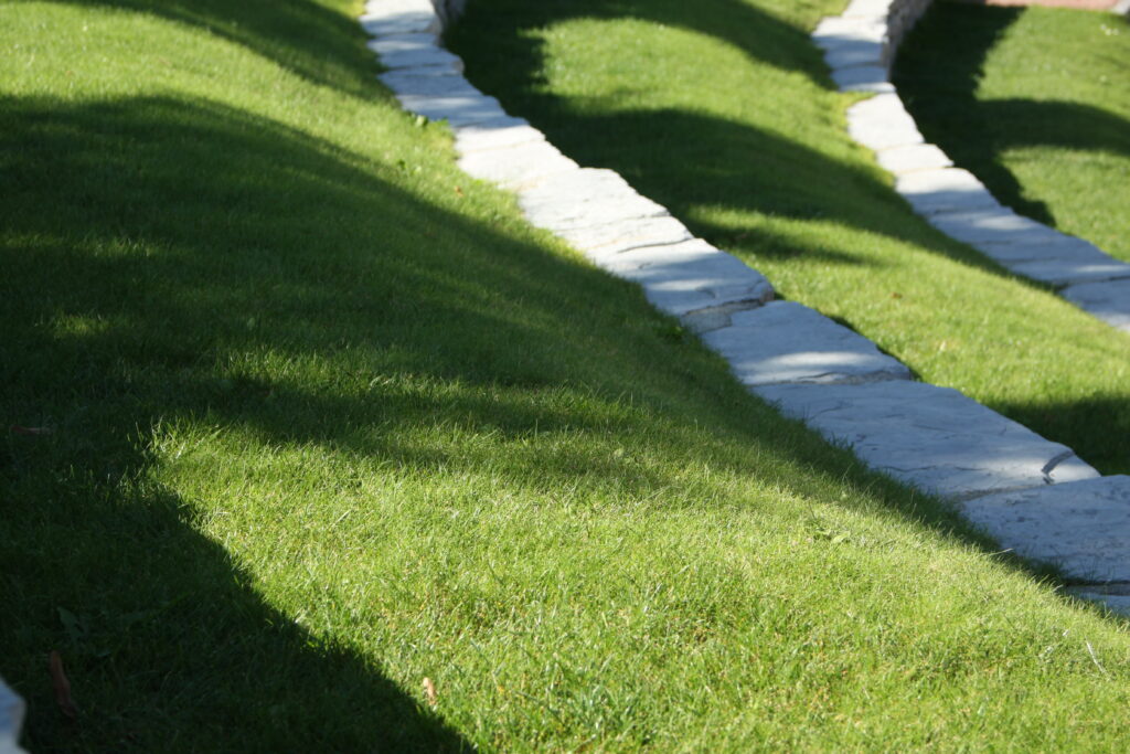 Pogled na ureditev brežine iz zgornje strani