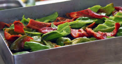 Pečena paprika pred konzerviranjem za ozimnico